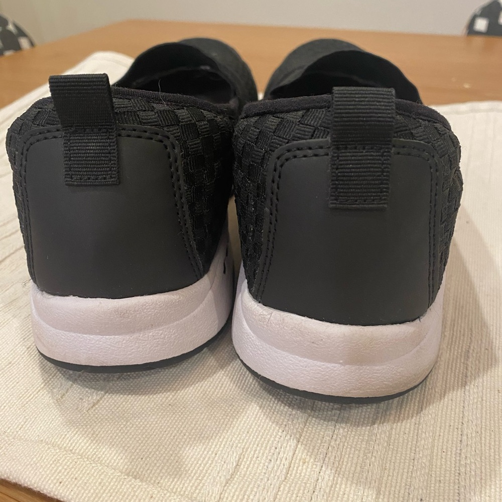 Easy Spirit Twist Slip On Sneakers - Picture 4 of 9